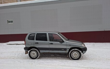 Chevrolet Niva I рестайлинг, 2004 год, 250 000 рублей, 3 фотография