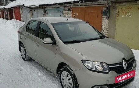 Renault Logan II, 2017 год, 820 000 рублей, 2 фотография