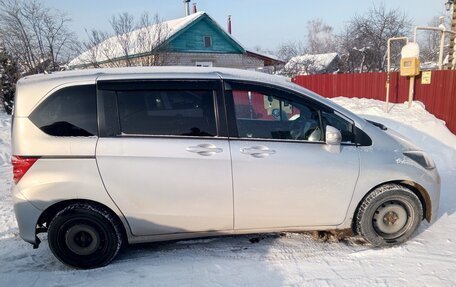 Honda Freed I, 2011 год, 790 000 рублей, 3 фотография