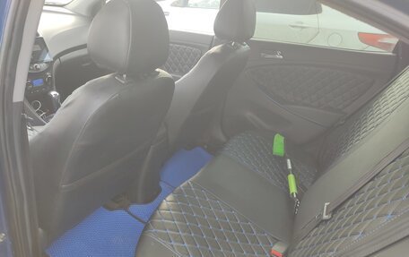 Hyundai Solaris II рестайлинг, 2012 год, 750 000 рублей, 12 фотография