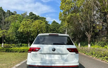 Volkswagen Tiguan II, 2023 год, 2 590 000 рублей, 6 фотография