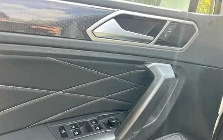 Volkswagen Tiguan II, 2023 год, 2 590 000 рублей, 9 фотография