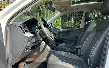 Volkswagen Tiguan II, 2023 год, 2 590 000 рублей, 16 фотография