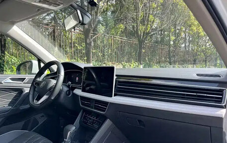 Volkswagen Tiguan II, 2023 год, 2 590 000 рублей, 17 фотография