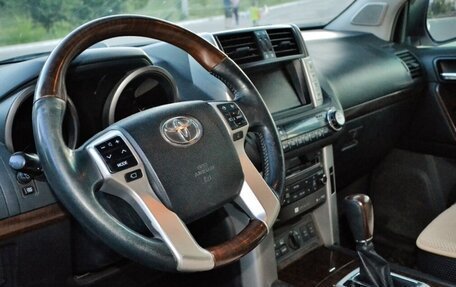 Toyota Land Cruiser Prado 150 рестайлинг 2, 2011 год, 2 850 000 рублей, 7 фотография