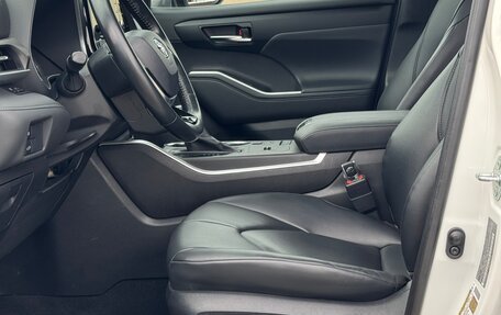 Toyota Highlander, 2020 год, 5 500 000 рублей, 9 фотография