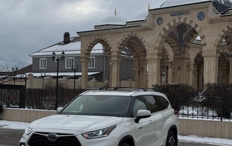 Toyota Highlander, 2020 год, 5 500 000 рублей, 4 фотография