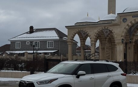 Toyota Highlander, 2020 год, 5 500 000 рублей, 3 фотография