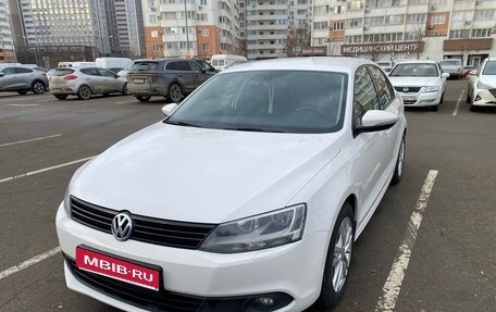 Volkswagen Jetta VI, 2013 год, 1 050 000 рублей, 1 фотография