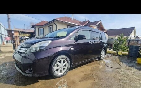 Toyota ISis I, 2013 год, 1 550 000 рублей, 1 фотография