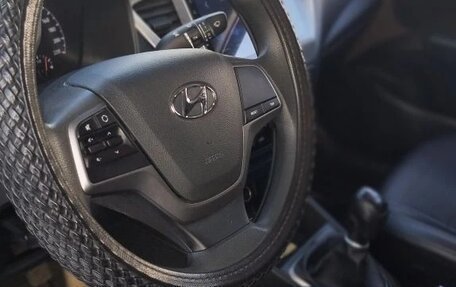 Hyundai Solaris II рестайлинг, 2018 год, 1 350 000 рублей, 19 фотография