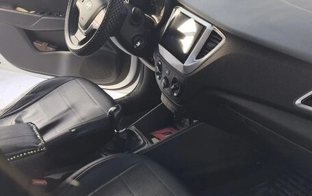 Hyundai Solaris II рестайлинг, 2018 год, 1 350 000 рублей, 27 фотография