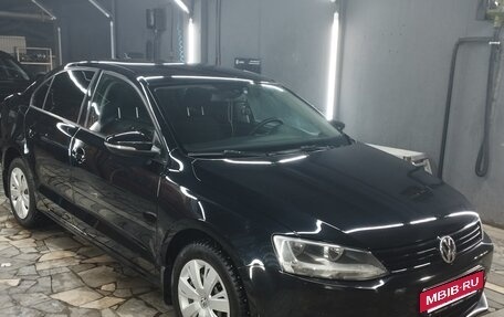 Volkswagen Jetta VI, 2013 год, 910 000 рублей, 4 фотография