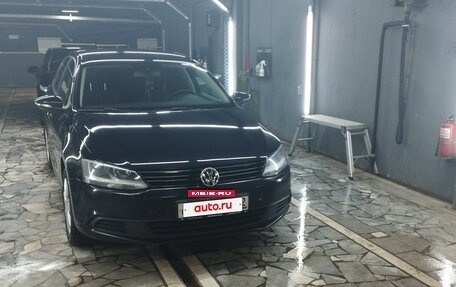 Volkswagen Jetta VI, 2013 год, 910 000 рублей, 2 фотография