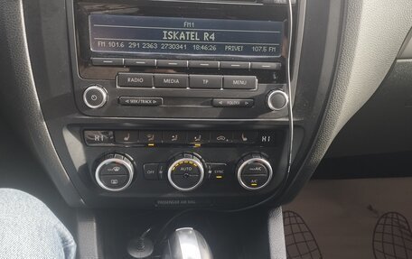 Volkswagen Jetta VI, 2013 год, 910 000 рублей, 10 фотография