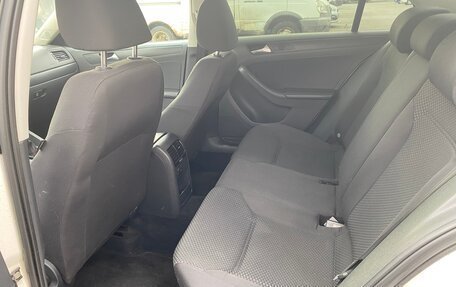 Volkswagen Jetta VI, 2013 год, 1 050 000 рублей, 20 фотография