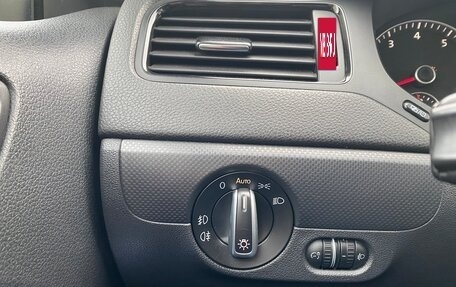 Volkswagen Jetta VI, 2013 год, 1 050 000 рублей, 17 фотография