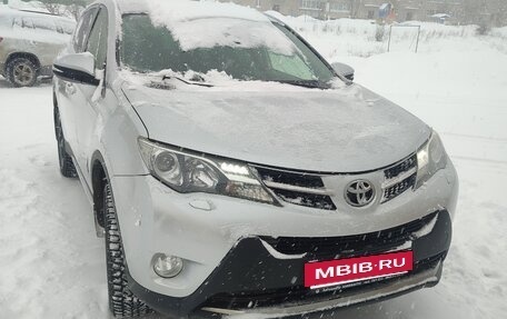 Toyota RAV4, 2013 год, 1 800 000 рублей, 3 фотография