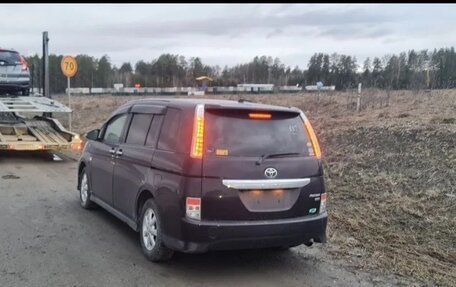 Toyota ISis I, 2013 год, 1 550 000 рублей, 3 фотография