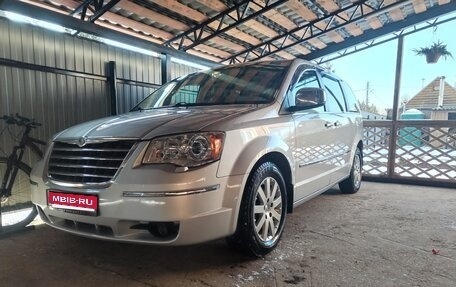 Chrysler Voyager IV, 2008 год, 1 480 000 рублей, 1 фотография
