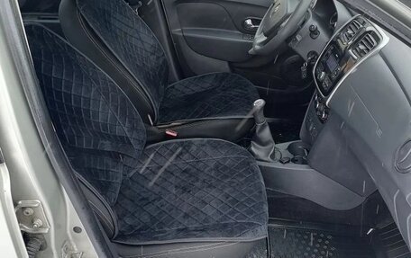 Renault Logan II, 2017 год, 820 000 рублей, 14 фотография