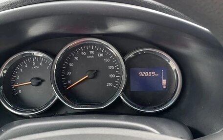 Renault Logan II, 2017 год, 820 000 рублей, 15 фотография