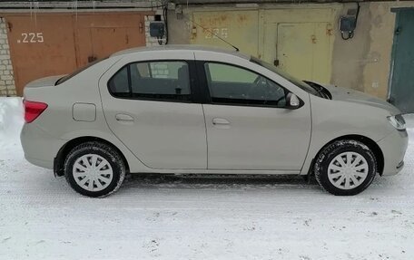 Renault Logan II, 2017 год, 820 000 рублей, 12 фотография