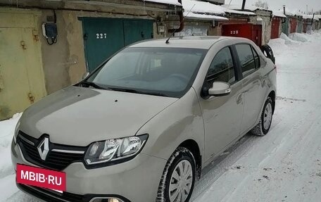 Renault Logan II, 2017 год, 820 000 рублей, 9 фотография