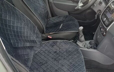 Renault Logan II, 2017 год, 820 000 рублей, 17 фотография