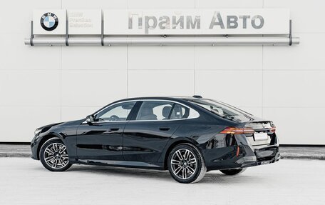BMW 5 серия, 2025 год, 8 990 000 рублей, 6 фотография