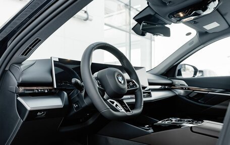 BMW 5 серия, 2025 год, 8 990 000 рублей, 17 фотография