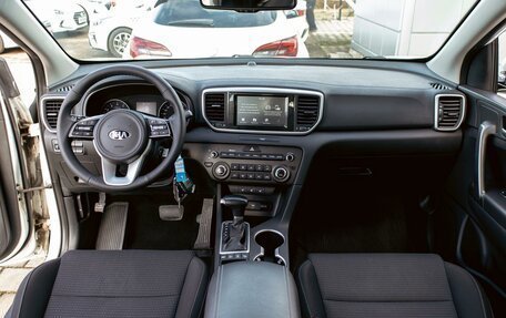 KIA Sportage IV рестайлинг, 2019 год, 2 395 000 рублей, 16 фотография