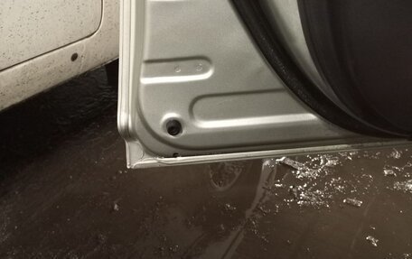 Toyota Avensis III рестайлинг, 2004 год, 470 000 рублей, 15 фотография