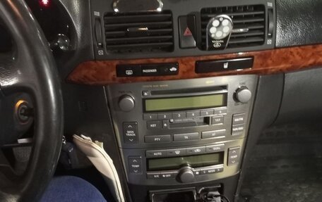 Toyota Avensis III рестайлинг, 2004 год, 470 000 рублей, 18 фотография