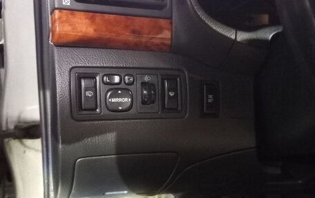 Toyota Avensis III рестайлинг, 2004 год, 470 000 рублей, 21 фотография