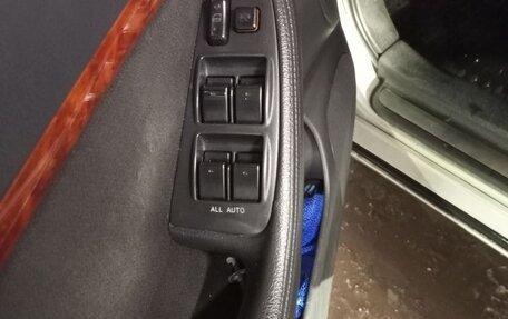 Toyota Avensis III рестайлинг, 2004 год, 470 000 рублей, 20 фотография