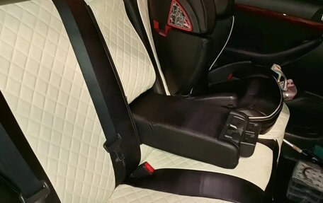 Toyota Avensis III рестайлинг, 2004 год, 470 000 рублей, 26 фотография