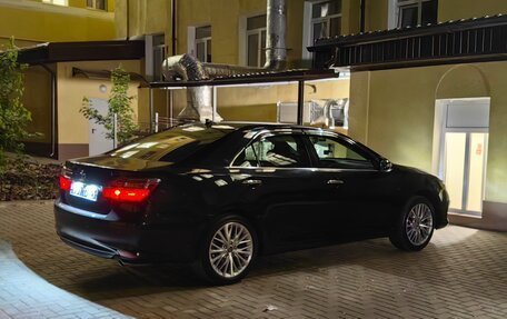 Toyota Camry, 2017 год, 2 400 000 рублей, 2 фотография