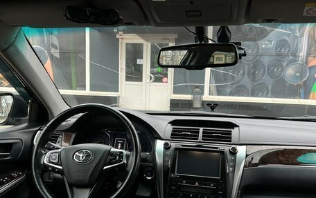 Toyota Camry, 2017 год, 2 400 000 рублей, 6 фотография