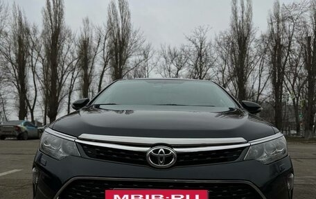 Toyota Camry, 2017 год, 2 400 000 рублей, 10 фотография