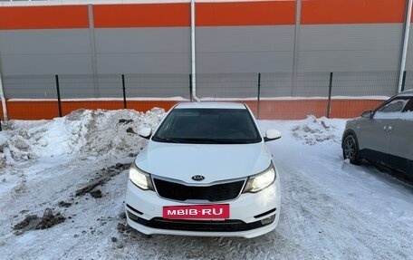 KIA Rio III рестайлинг, 2016 год, 900 000 рублей, 3 фотография