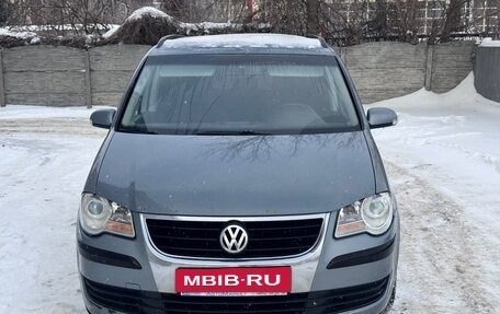 Volkswagen Touran III, 2007 год, 500 000 рублей, 2 фотография