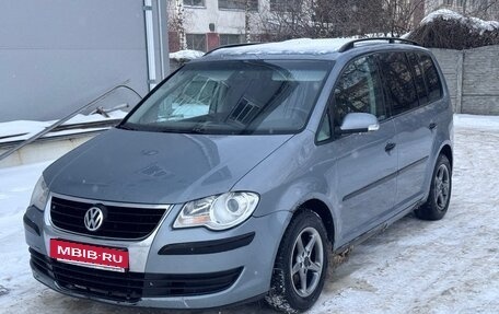 Volkswagen Touran III, 2007 год, 500 000 рублей, 3 фотография