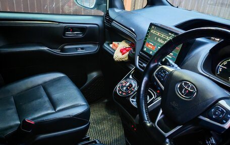 Toyota Esquire I, 2014 год, 1 650 000 рублей, 6 фотография