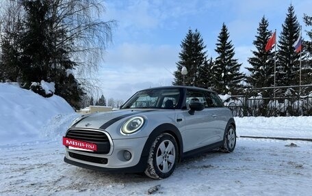 MINI Hatch, 2019 год, 1 950 000 рублей, 3 фотография