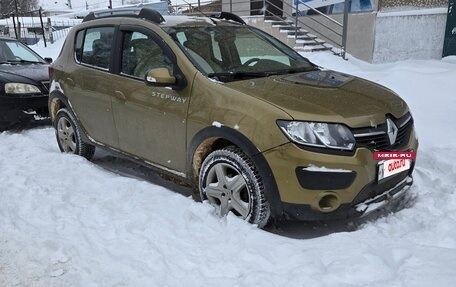 Renault Sandero II рестайлинг, 2015 год, 800 000 рублей, 2 фотография