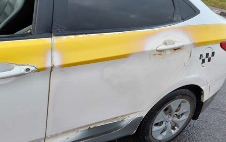 Hyundai Solaris II рестайлинг, 2016 год, 320 000 рублей, 2 фотография