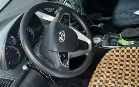 Hyundai Solaris II рестайлинг, 2016 год, 320 000 рублей, 5 фотография