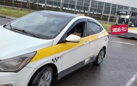 Hyundai Solaris II рестайлинг, 2016 год, 320 000 рублей, 3 фотография