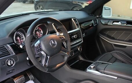 Mercedes-Benz GL-Класс AMG, 2013 год, 2 450 000 рублей, 10 фотография